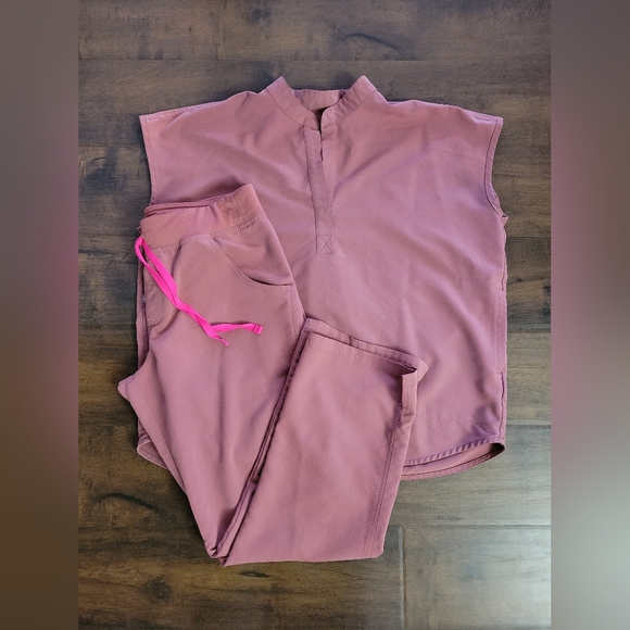 Figs Pants - FIGS Scrubs Set Rafeala Oversized Top Kade Pants Mauve Size Medium Petite
